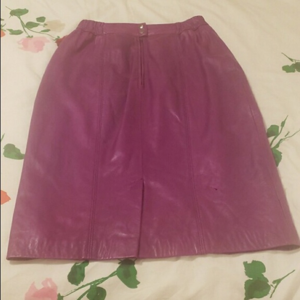 Vintage High-Waisted Leather Skirt - Picture 2 of 6